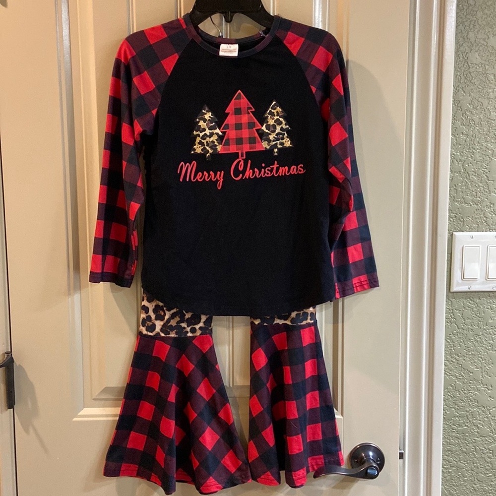 Holiday Set.  Boutique Brand.  EUC!